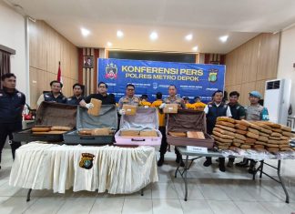 Polres Metro Depok Bongkar Sindikat Ganja Antar Kota: 78 Kg Ganja Disembunyikan Dalam Koper