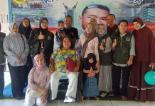 YASDI Sumbang Dua Kursi Roda untuk Sekolah Alam Permadani